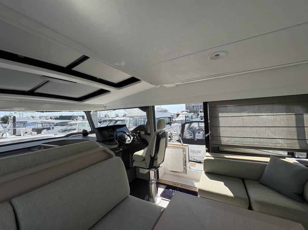 Motorboot Nimbus 495 Flybridge