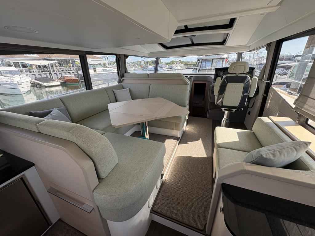 Motorboot Nimbus 495 Flybridge