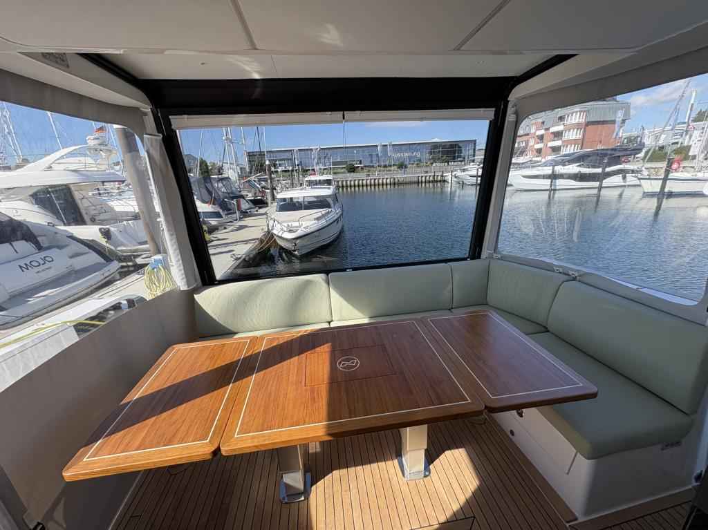 Motorboot Nimbus 495 Flybridge