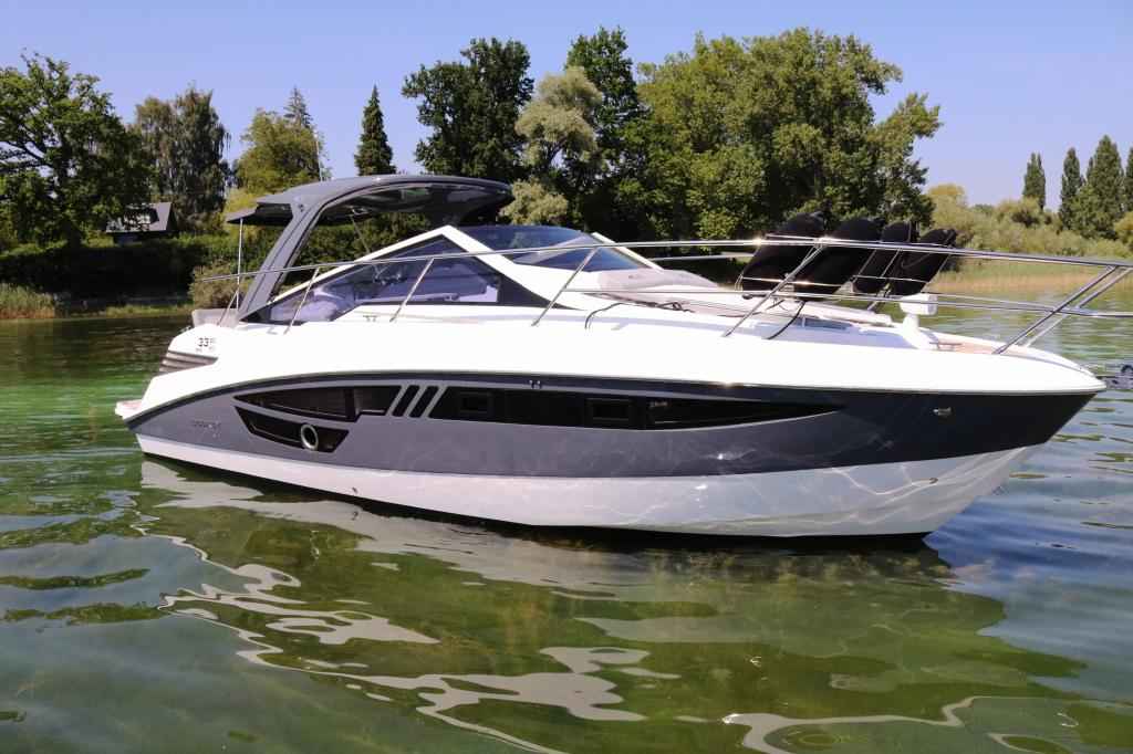 Motorboot Cobrey 33 SC mit Bodenseezulassung
