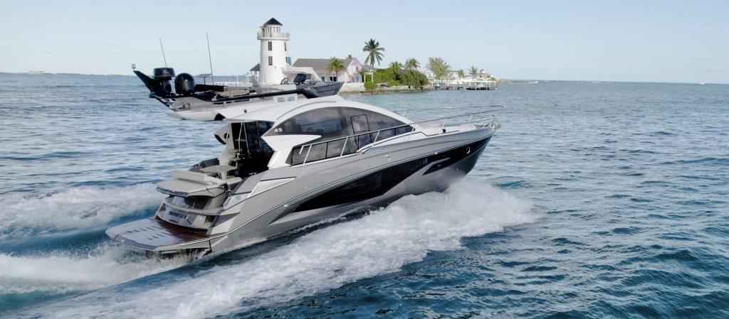 Motorboot Cobrey 42 FLY mit Bodenseezulassung