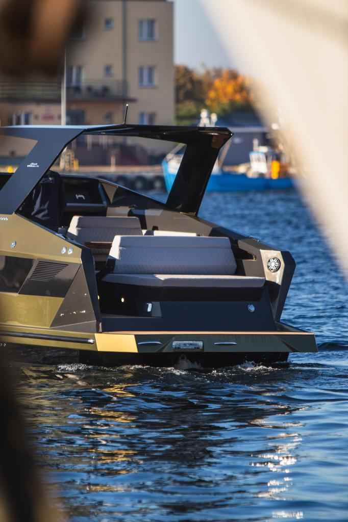 Motorboot Futuro RX30 mit Bodenseezulassung