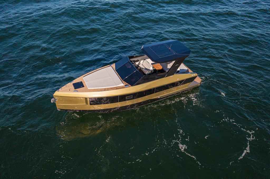 Motorboot Futuro RX30 mit Bodenseezulassung
