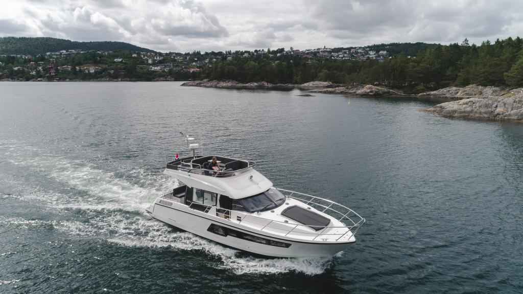 Motorboot Viknes S35 Fly