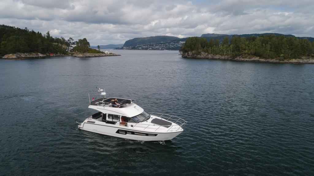 Motorboot Viknes S35 Fly