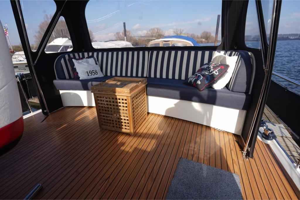 Motorboot Vripack 1150