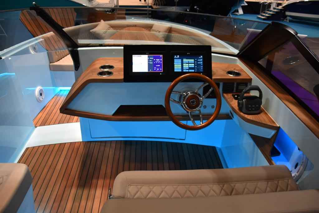 Motorboot Ganz Boats Ovation 7X Cruiser