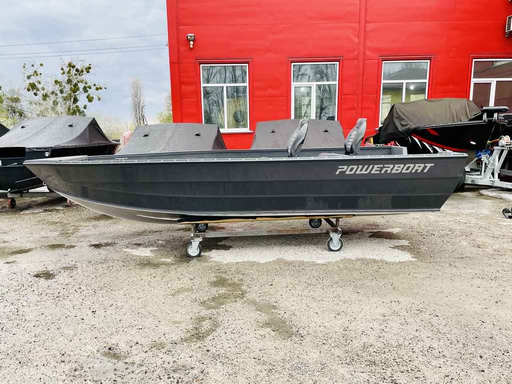 Motorboot Raubfischzentrum - Frederic Frey Powerboat 520 Tiller