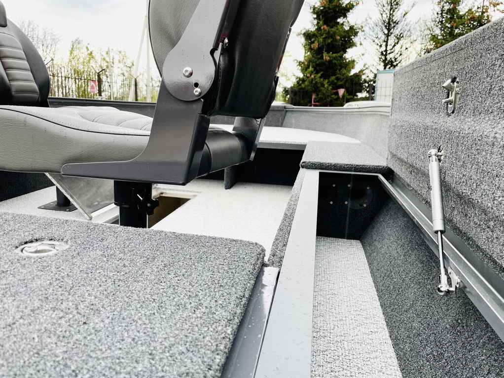 Motorboot Raubfischzentrum - Frederic Frey 470 Tiller