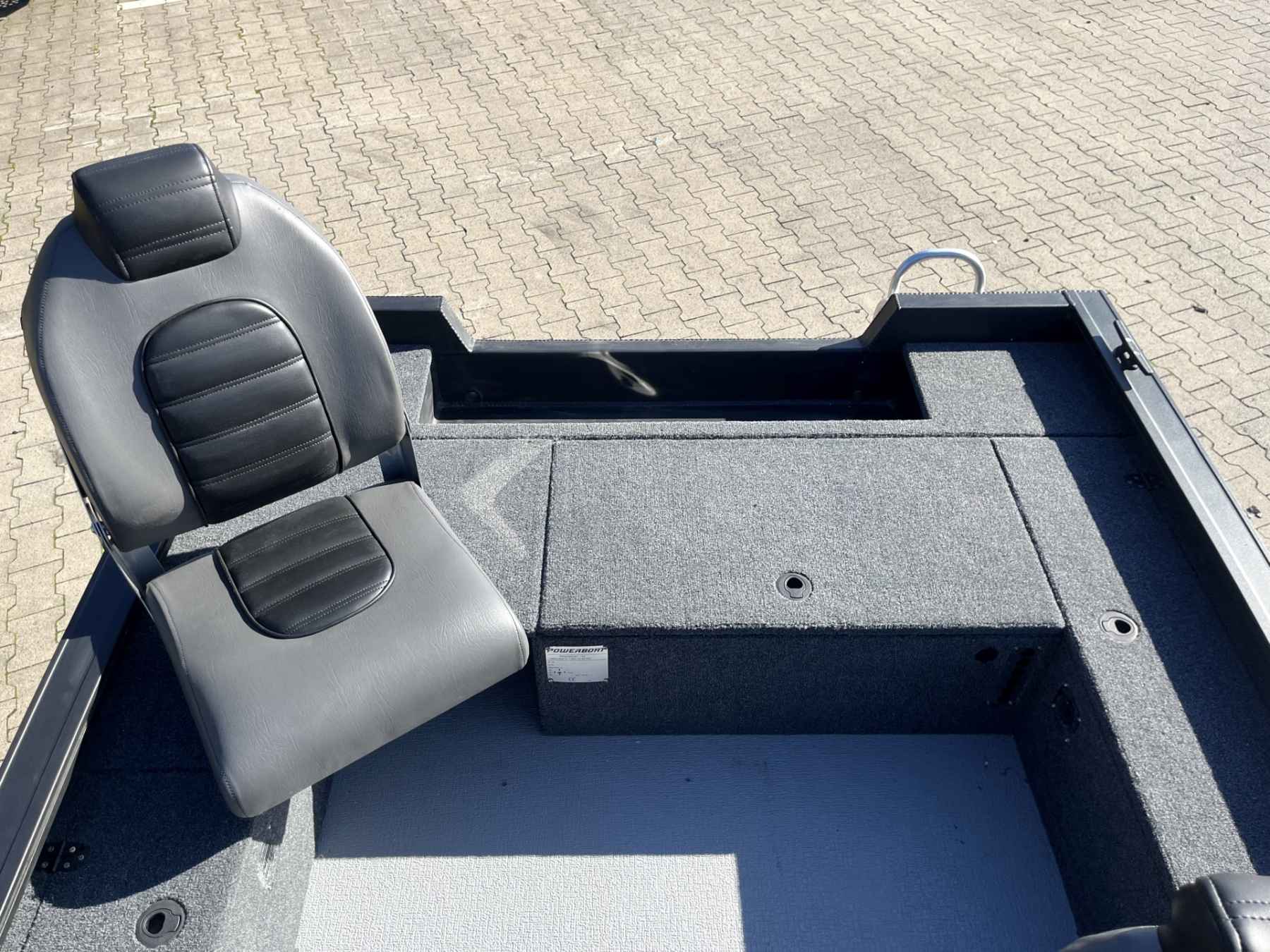 Motorboot Raubfischzentrum - Frederic Frey 420 Tiller