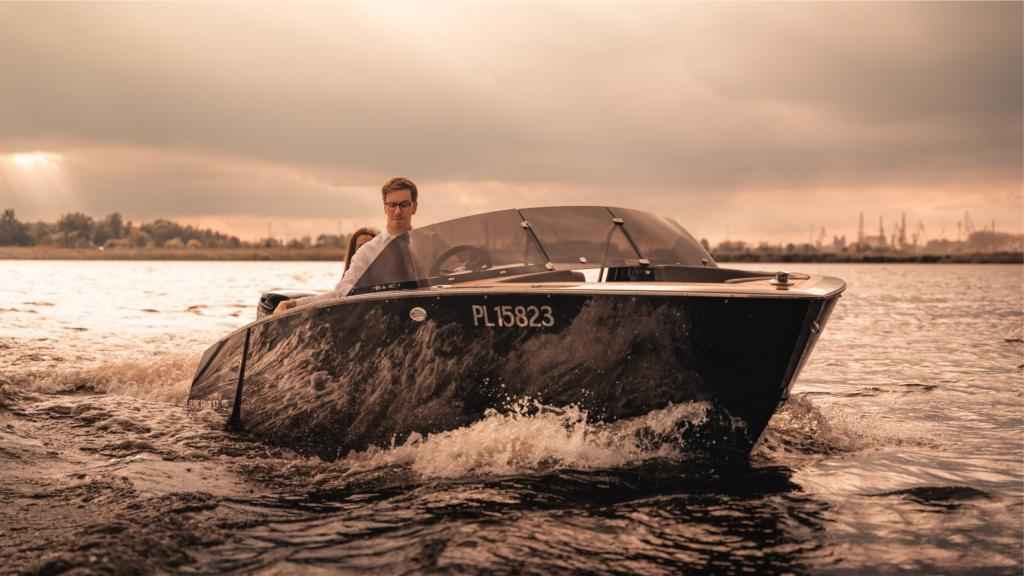 Motorboot VTS Boats Flying Shark 5.7 Bowrider