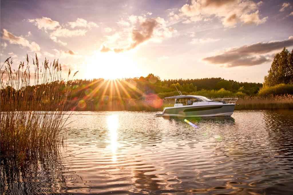 Motorboot Sealine C335