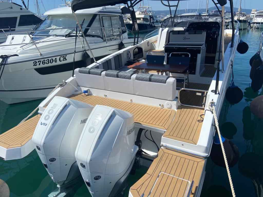 Motorboot Saver 330 Walkaround NEU
