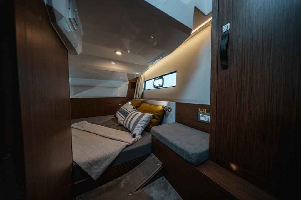 Motorboot Beneteau Antares 9 V2 New Modell !!!