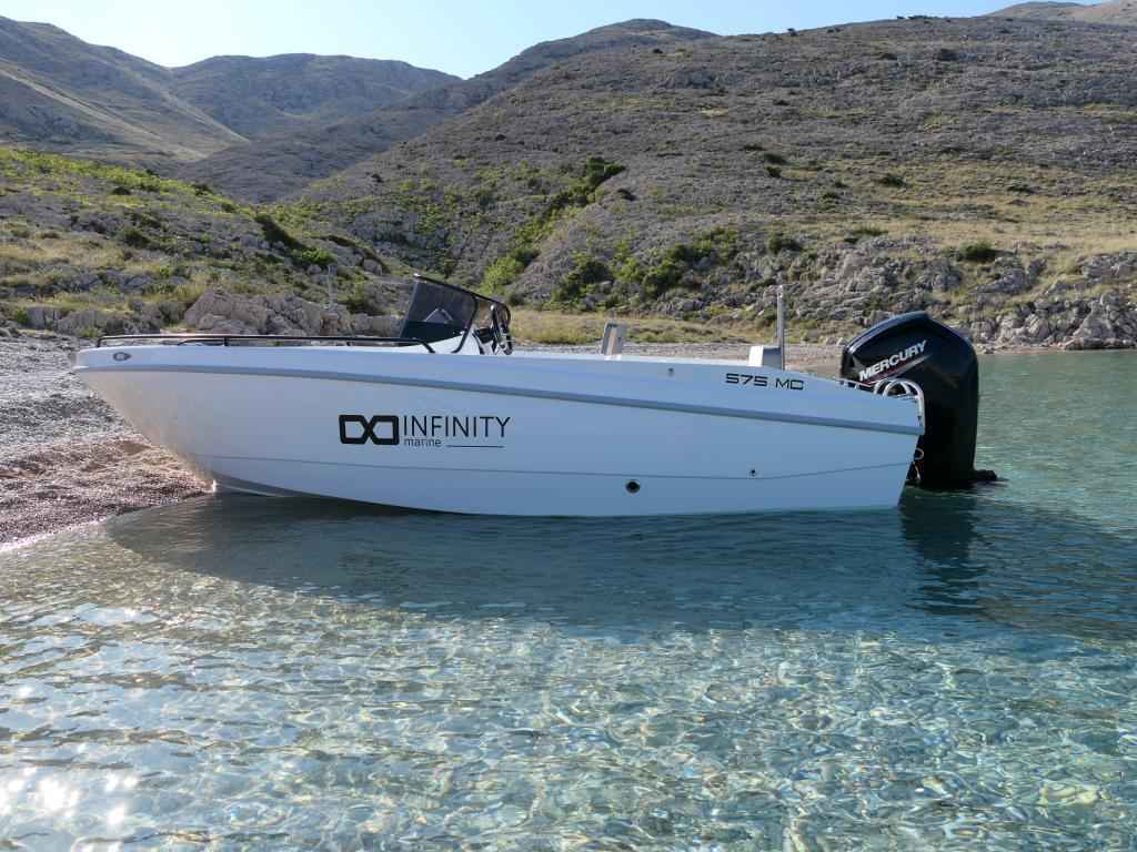 Motorboot Infinity 575 MC mit Suzuki DF 100 BTL