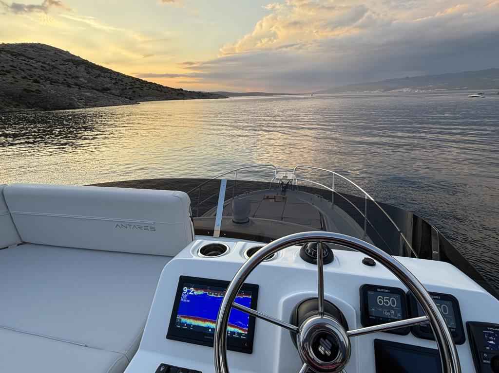 Motorboot Beneteau Antares 11 Fly TOP Ausstattung !!!