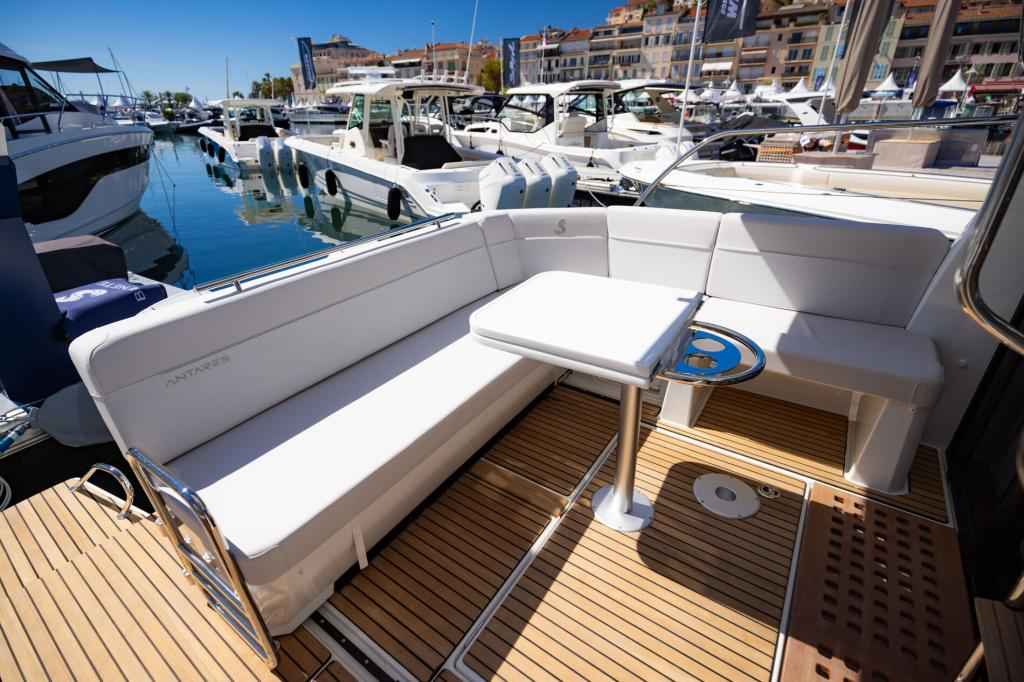 Motorboot Beneteau Antares 11  Coupe TOP Ausstattung !!!