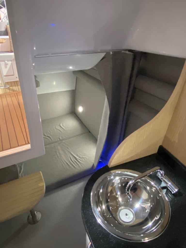 Motorboot Saver 750 Cabin inkl. Suzuki DF250 APX