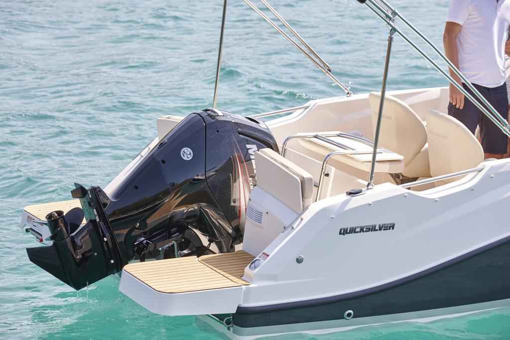 Motorboot Quicksilver Activ 555 Cabin & Trailer (auf Lager)