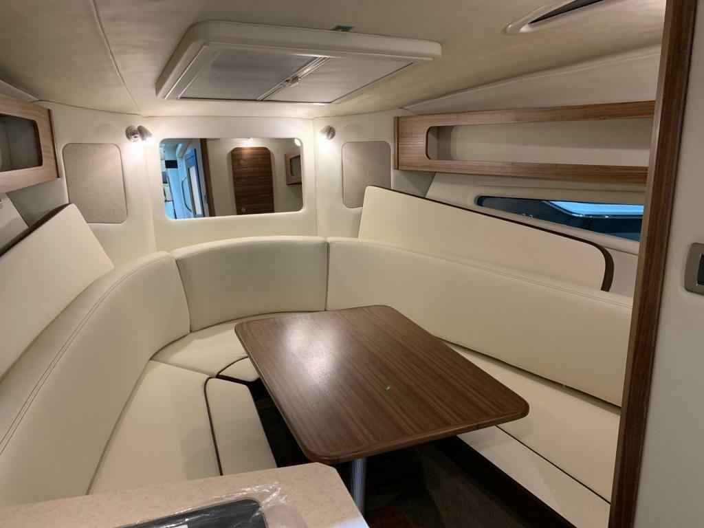 Motorboot Sea Ray Sundancer (DAE) 265 & Trailer (im Vorlauf)