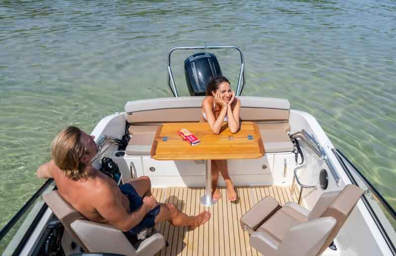 Motorboot Quicksilver Activ 605 Cruiser & Trailer (Lagerboot)