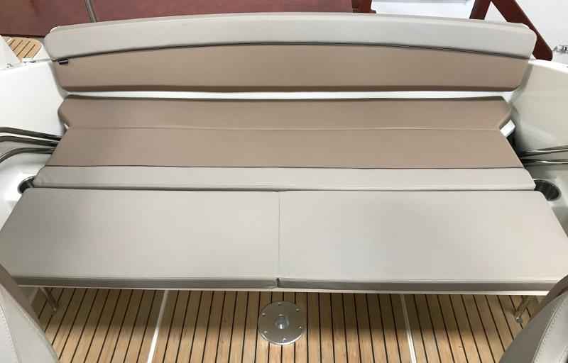 Motorboot Quicksilver Activ 605 Cruiser & Trailer (Lagerboot)