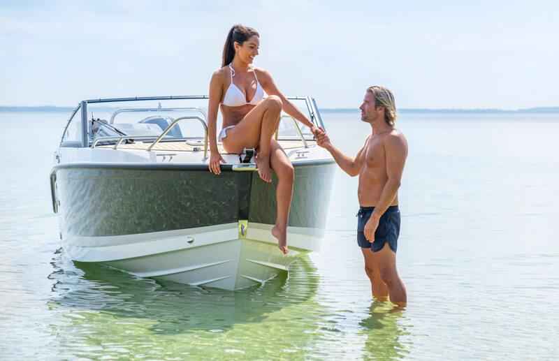 Motorboot Quicksilver Activ 605 Cruiser & Trailer (Lagerboot)
