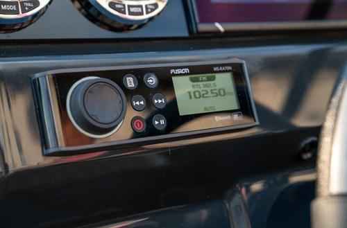 Motorboot Quicksilver Activ 675 Cruiser & Trailer (auf Bestellung)