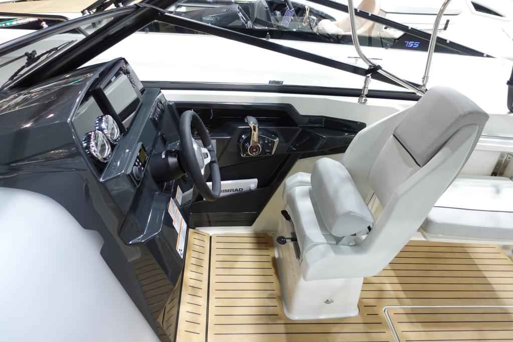 Motorboot Quicksilver Activ 675 Cruiser & Trailer (im Vorlauf)