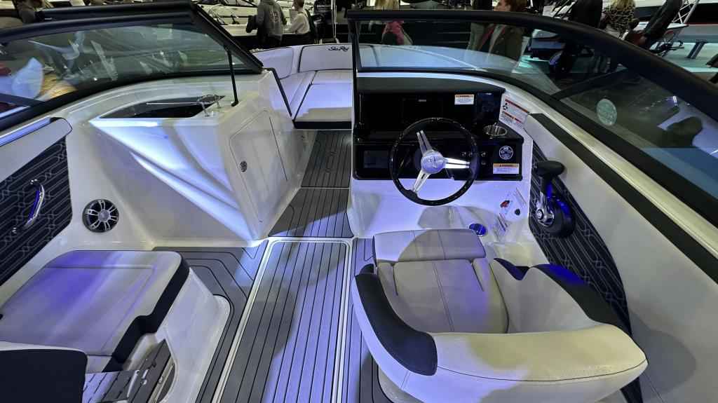 Motorboot Sea Ray SPXE 210 *HOT SUMMER SALE*