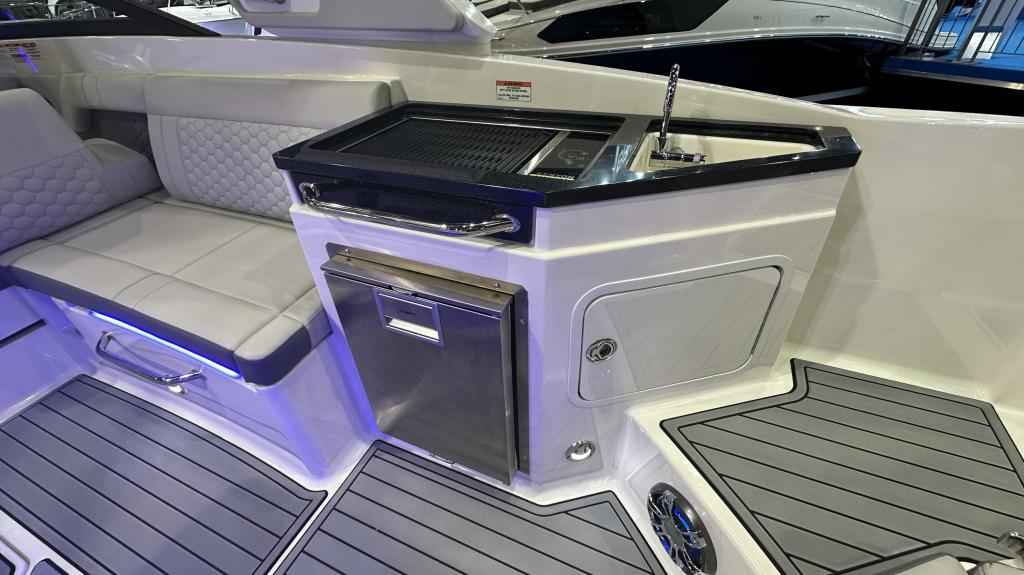 Motorboot Sea Ray SDXE 290 (NEU auf Bestellung)