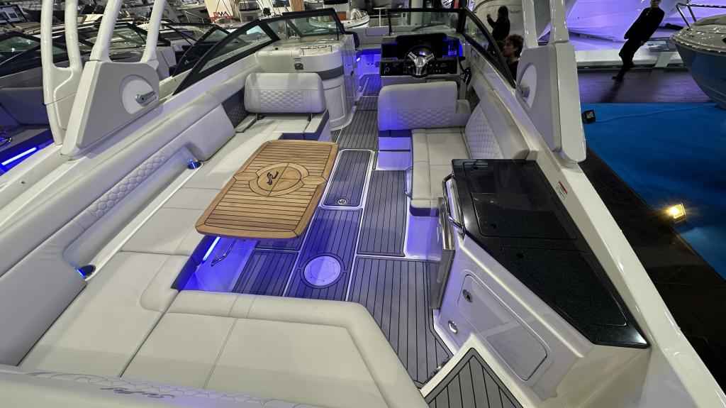 Motorboot Sea Ray SDXE 290 (NEU auf Bestellung)