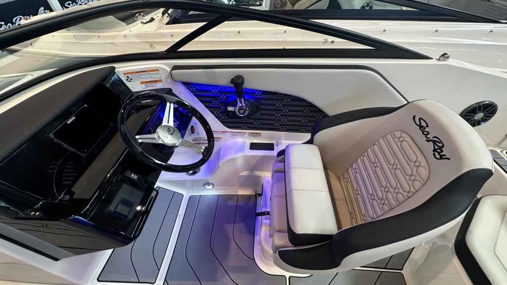 Motorboot Sea Ray SPXE 190 (Lagerboot) *HOT SUMMER SALE*