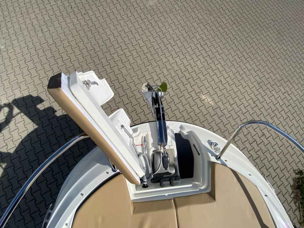 Motorboot Sea Ray Sunsport (SSE) 230 & Trailer (1. Hand)
