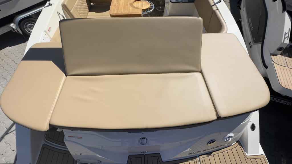 Motorboot Sea Ray Sunsport (SSE) 230 & Trailer (1. Hand)