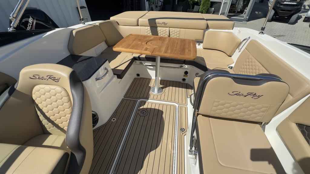 Motorboot Sea Ray Sunsport (SSE) 230 & Trailer (1. Hand)