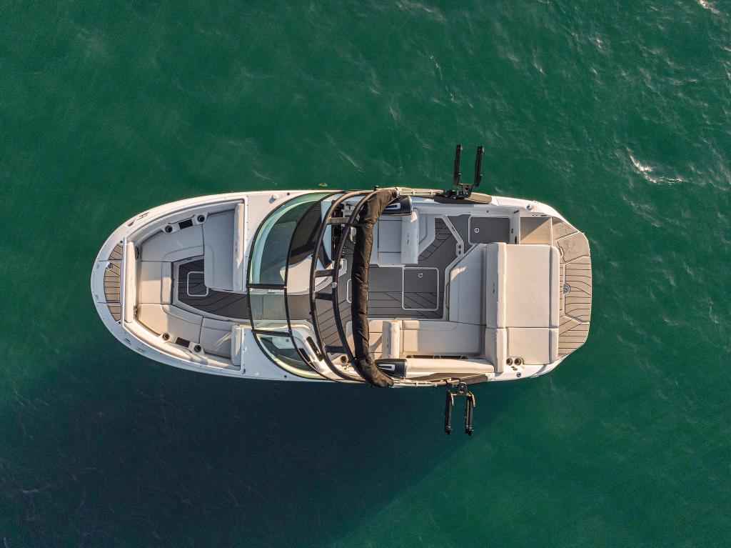 Motorboot Sea Ray SDX230E SURF & Trailer mit LIEGEPLATZ (NEU auf Bestellung)