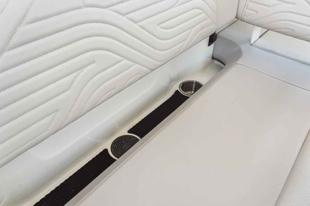 Motorboot Sea Ray SDX230E SURF & Trailer mit LIEGEPLATZ (NEU auf Bestellung)