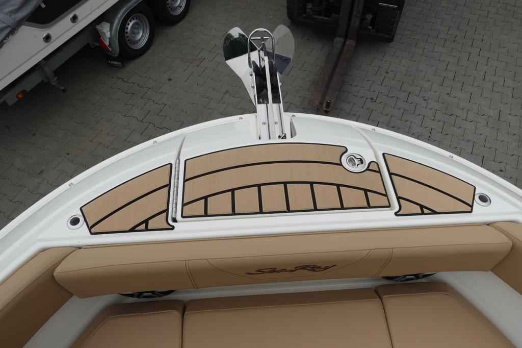 Motorboot Sea Ray SDX250E & Trailer mit LIEGEPLATZ (Lagerboot)