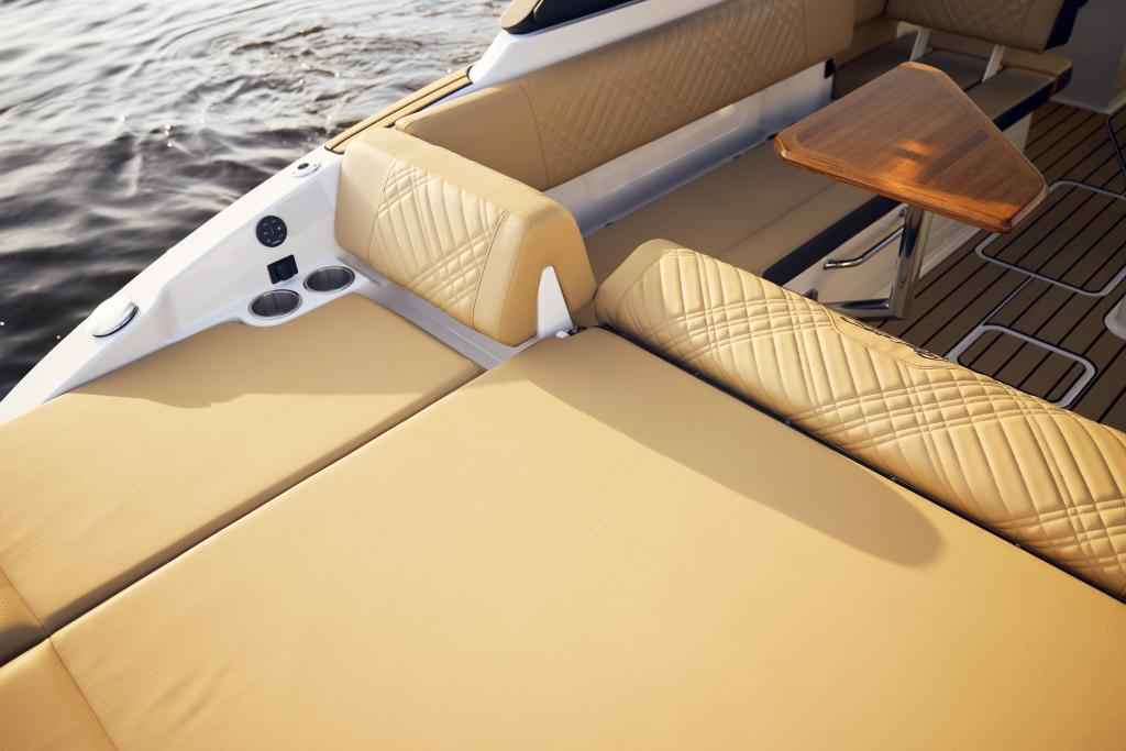 Motorboot Sea Ray SDX270E & Trailer mit LIEGEPLATZ (NEU auf Bestellung)