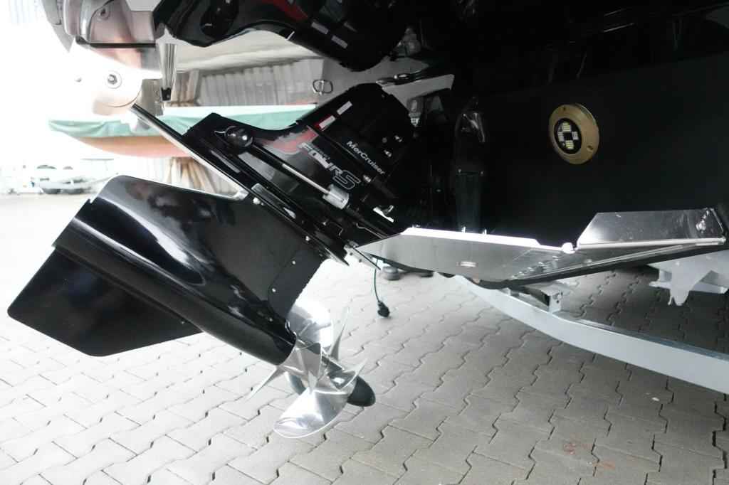 Motorboot Sea Ray SDX 270 SURF EU & Trailer mit LIEGEPLATZ (Vorführboot)