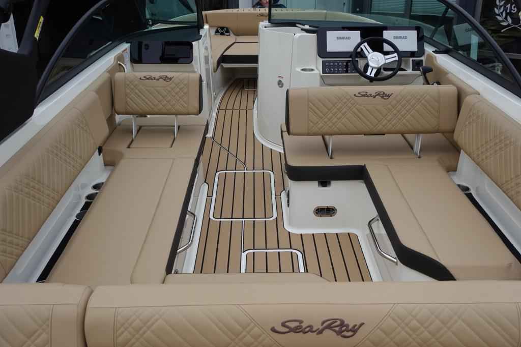 Motorboot Sea Ray SDX 270 SURF EU & Trailer mit LIEGEPLATZ (Vorführboot)