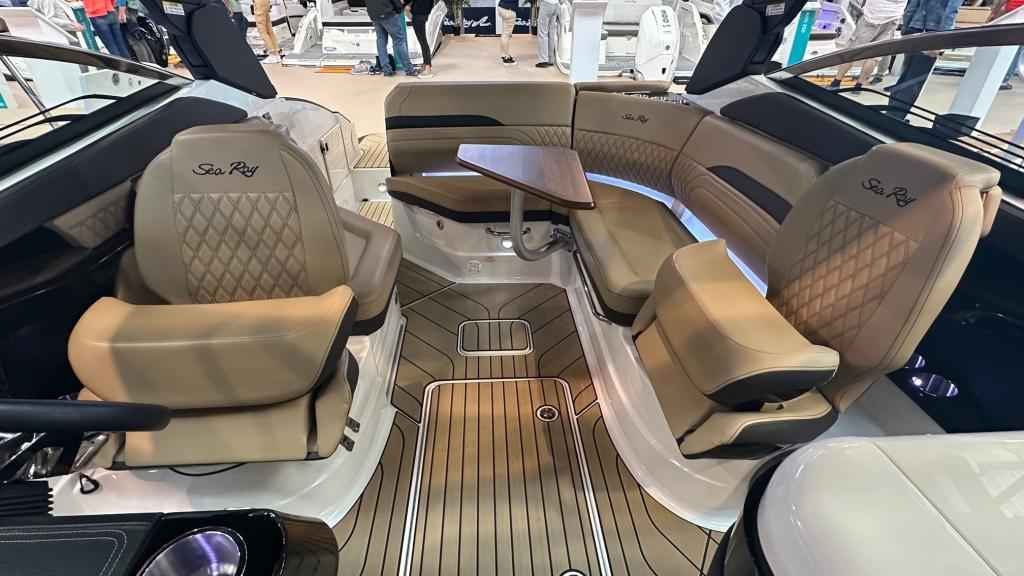 Motorboot Sea Ray SLX260E & Trailer mit LIEGEPLATZ (NEU auf Bestellung)