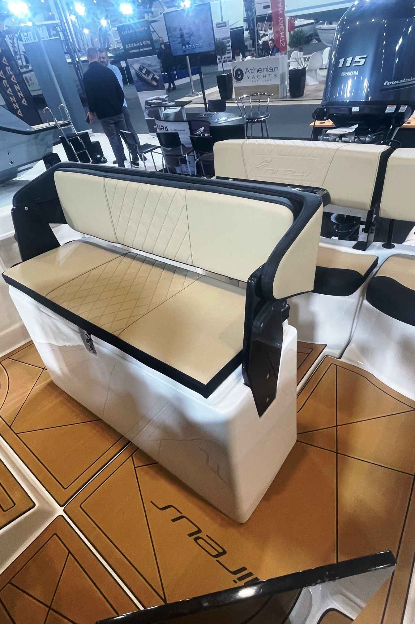 Motorboot Nireus Ω53 Elegance