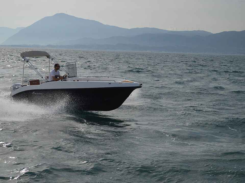 Motorboot Nireus Ω53 Pleasure