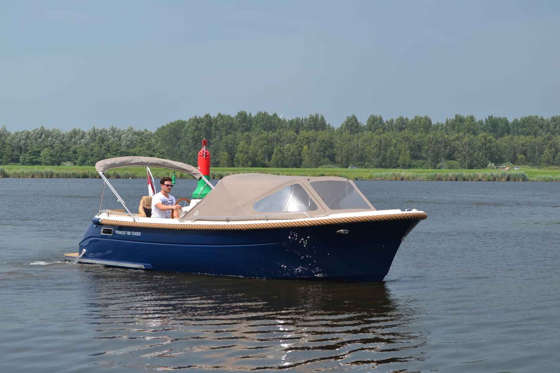 Motorboot PRIMEUR 700 Tender