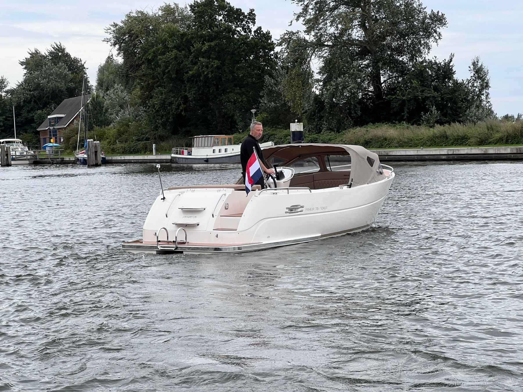 Motorboot PRIMEUR Primeur 705 Tender