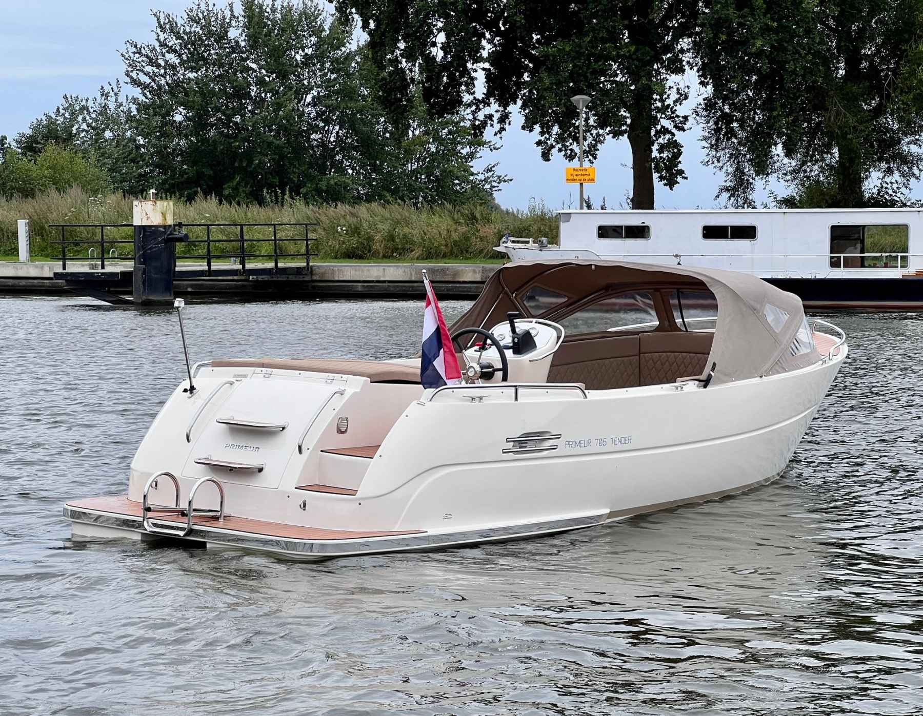Motorboot PRIMEUR Primeur 705 Tender