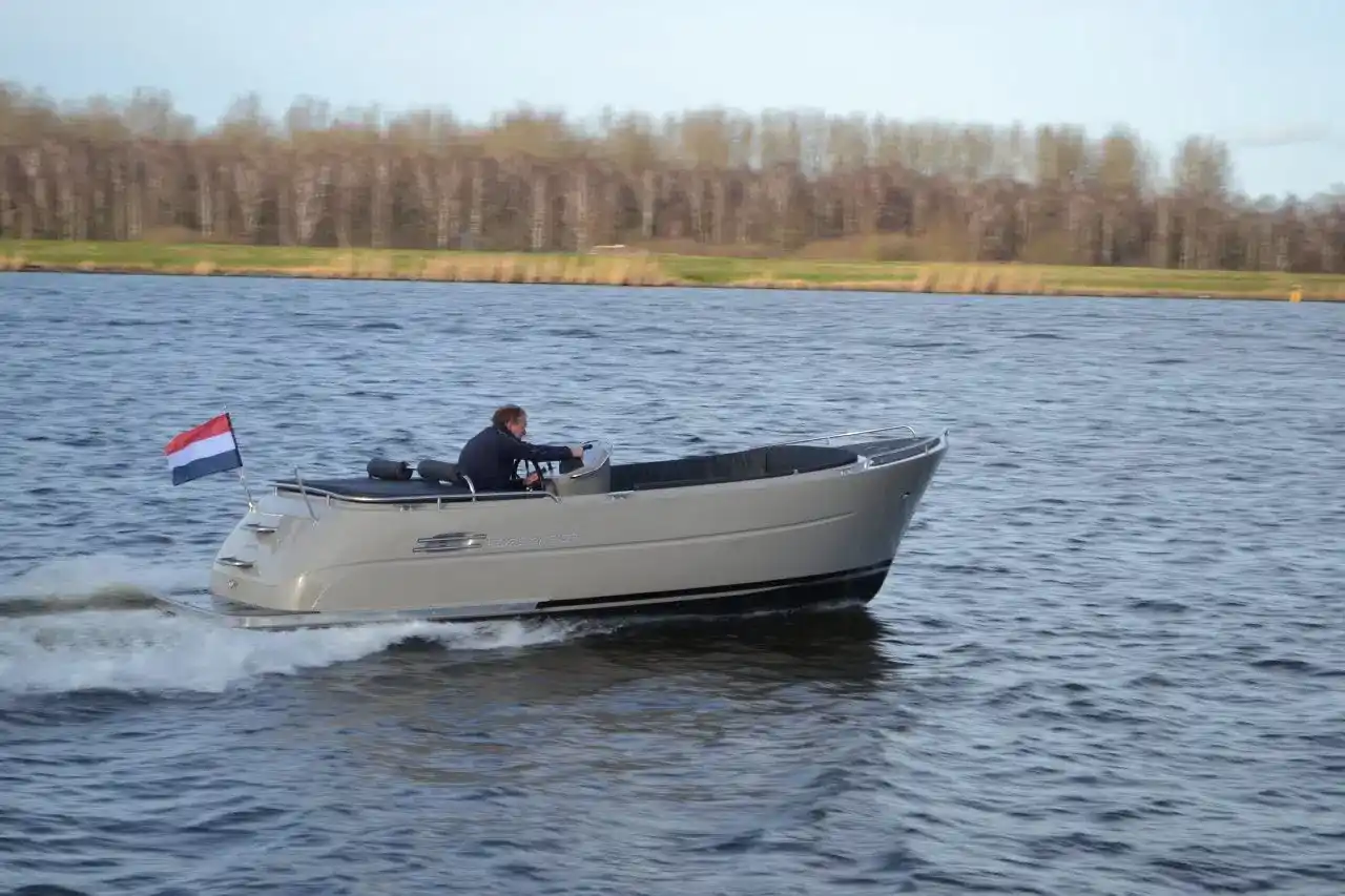 Motorboot PRIMEUR 620