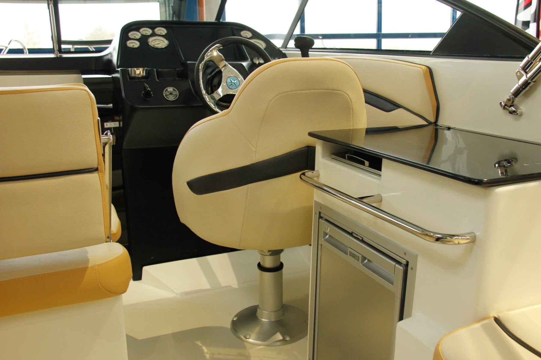 Motorboot Auster 740 CC
